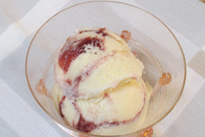 Raspberry Champagne Swirl Ice Cream